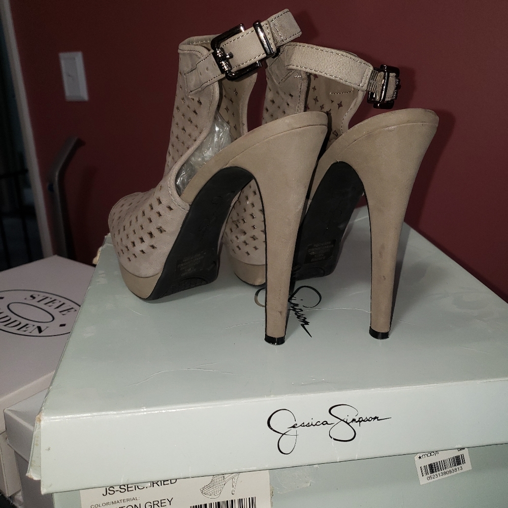 Shoes - Picture 2 of 2